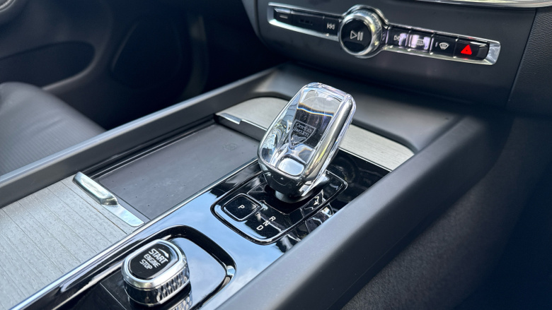 Volvo XC60 2.0 T8 [455] PHEV Ultra Dark 5dr AWD Geartronic Estate